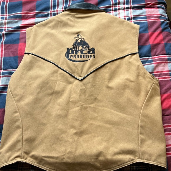 Men’s Schaefer Outfitters •PRCA Rodeo Vest•Tan•XL - Picture 2 of 3